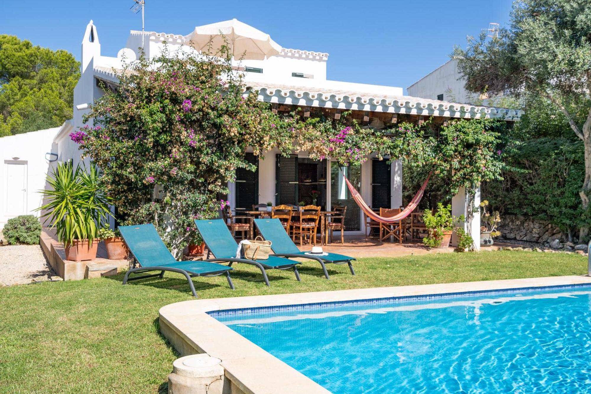 Hébergement de vacances En Biniancolla Con Piscina Y Jardin